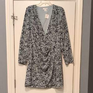 Silk Club Monaco Black and White Floral Long Sleeve Dress